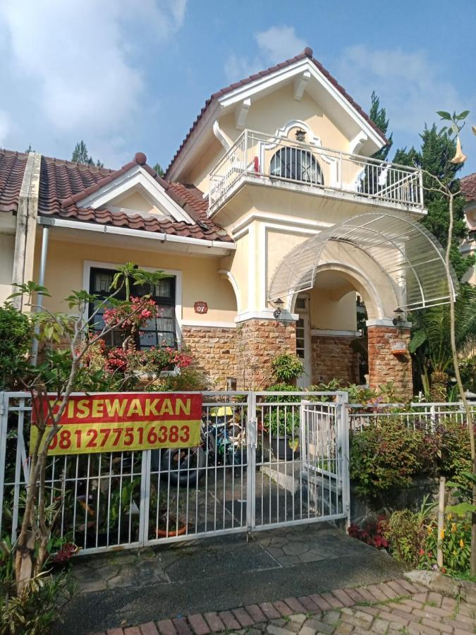 Villa Kota Bunga Cipanas 3 Kamar Baru Renovasi Full Wifi Cikundul Dış mekan fotoğraf