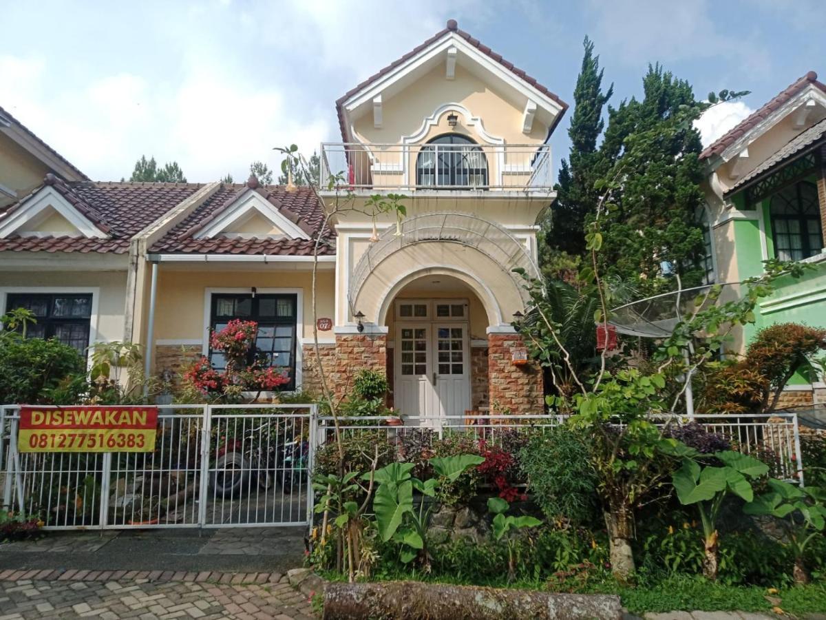 Villa Kota Bunga Cipanas 3 Kamar Baru Renovasi Full Wifi Cikundul Dış mekan fotoğraf
